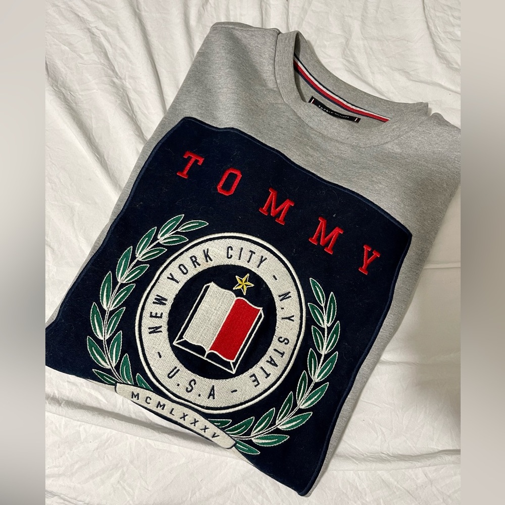 Crest Tommy Hilfiger crewneck